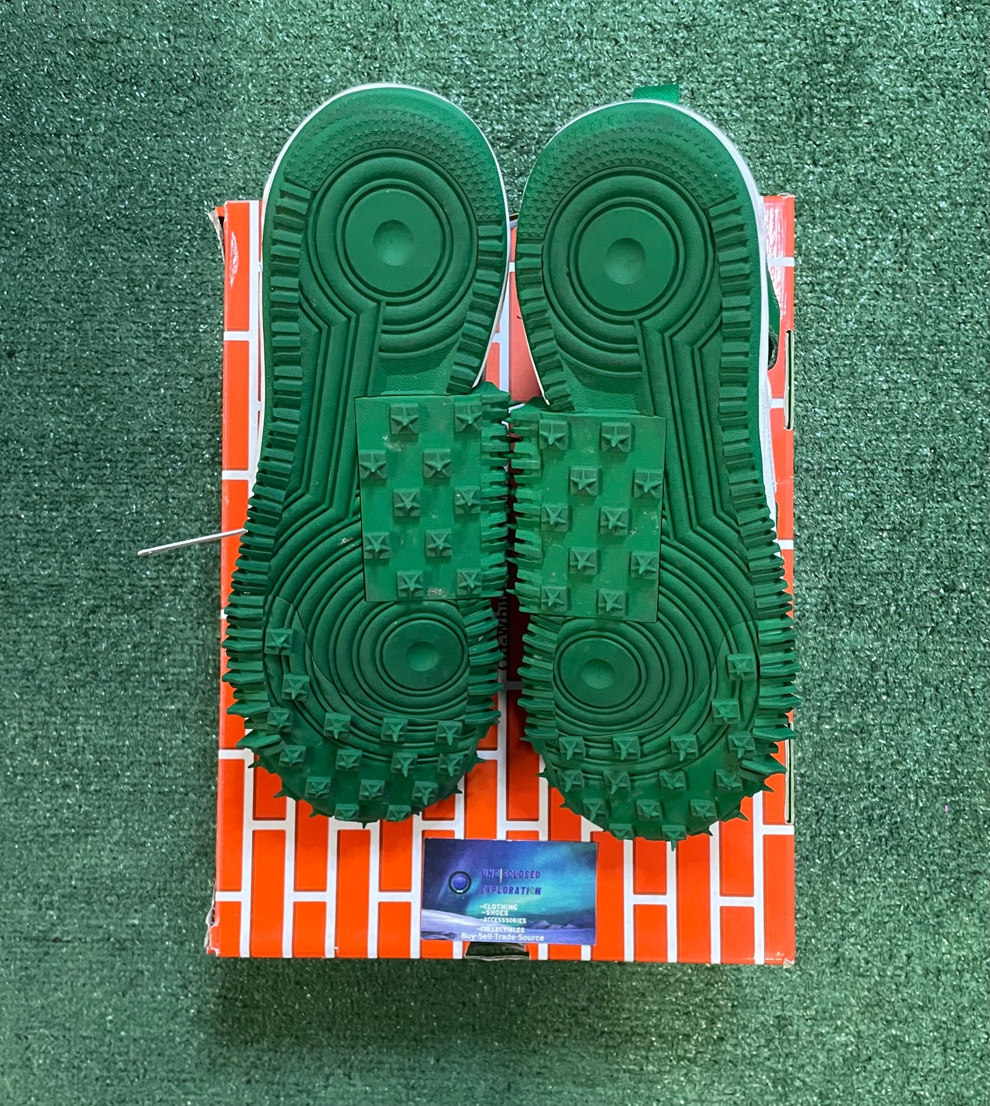 Off white X Nike Air Force 1 Mid pine green size 11men/12.5women