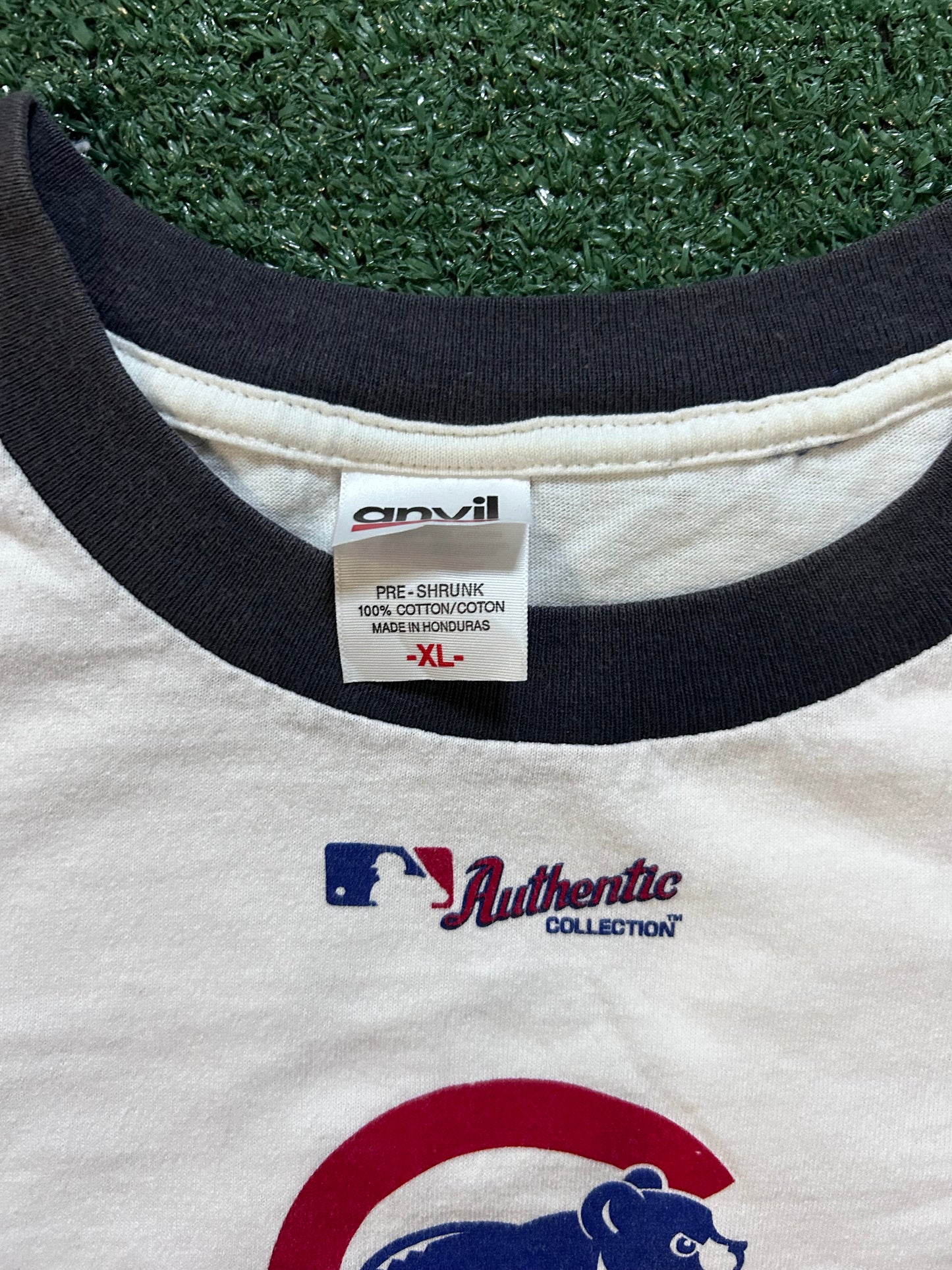 Vintage 2000s Central division Chicago cubs champions tee