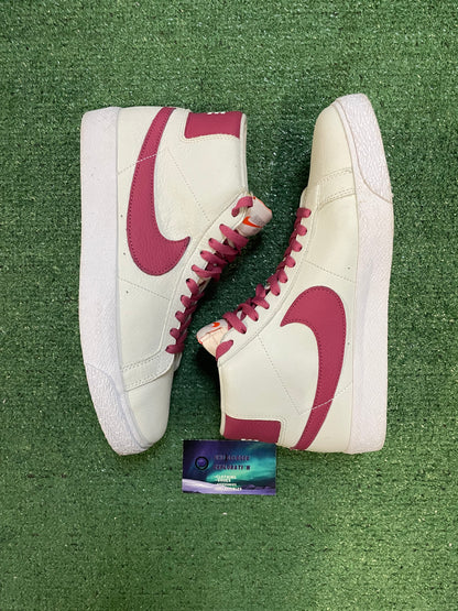 Nike SB Blazer sweet beet size 9.5men/11women