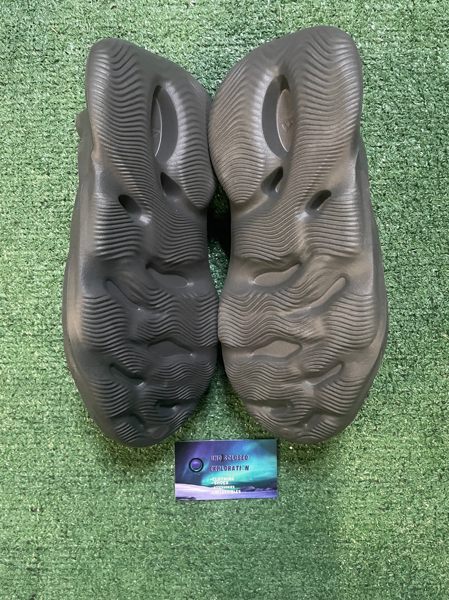 Adidas Yeezy foam RNR carbon