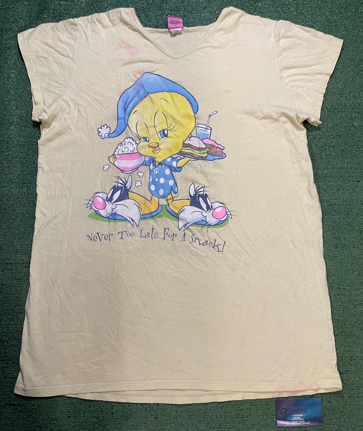 Vintage 2000s looney tunes Tweety bird never too late for a snack yellow tee