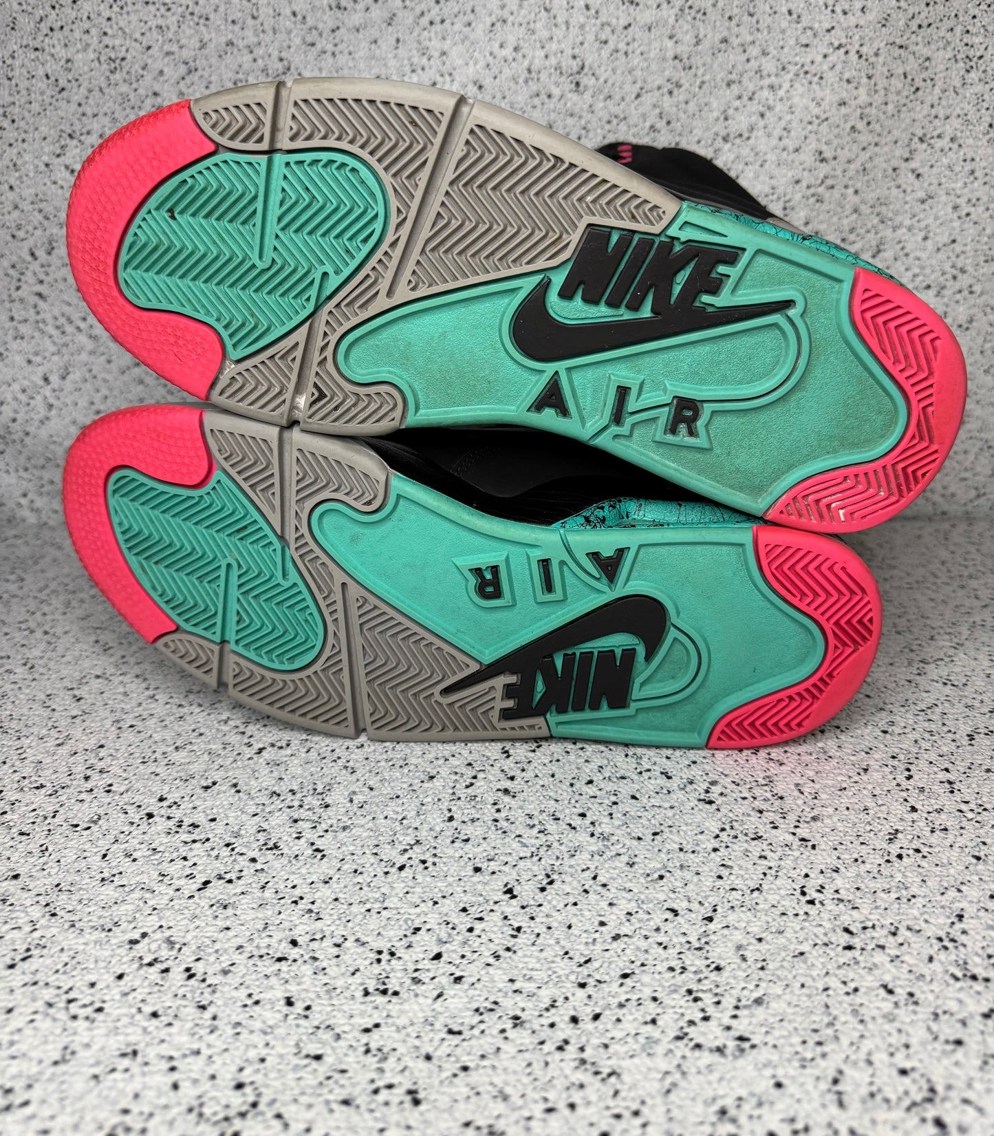Nike Air Command Force Spurs 10 Men/11.5 Women “Preowned”
