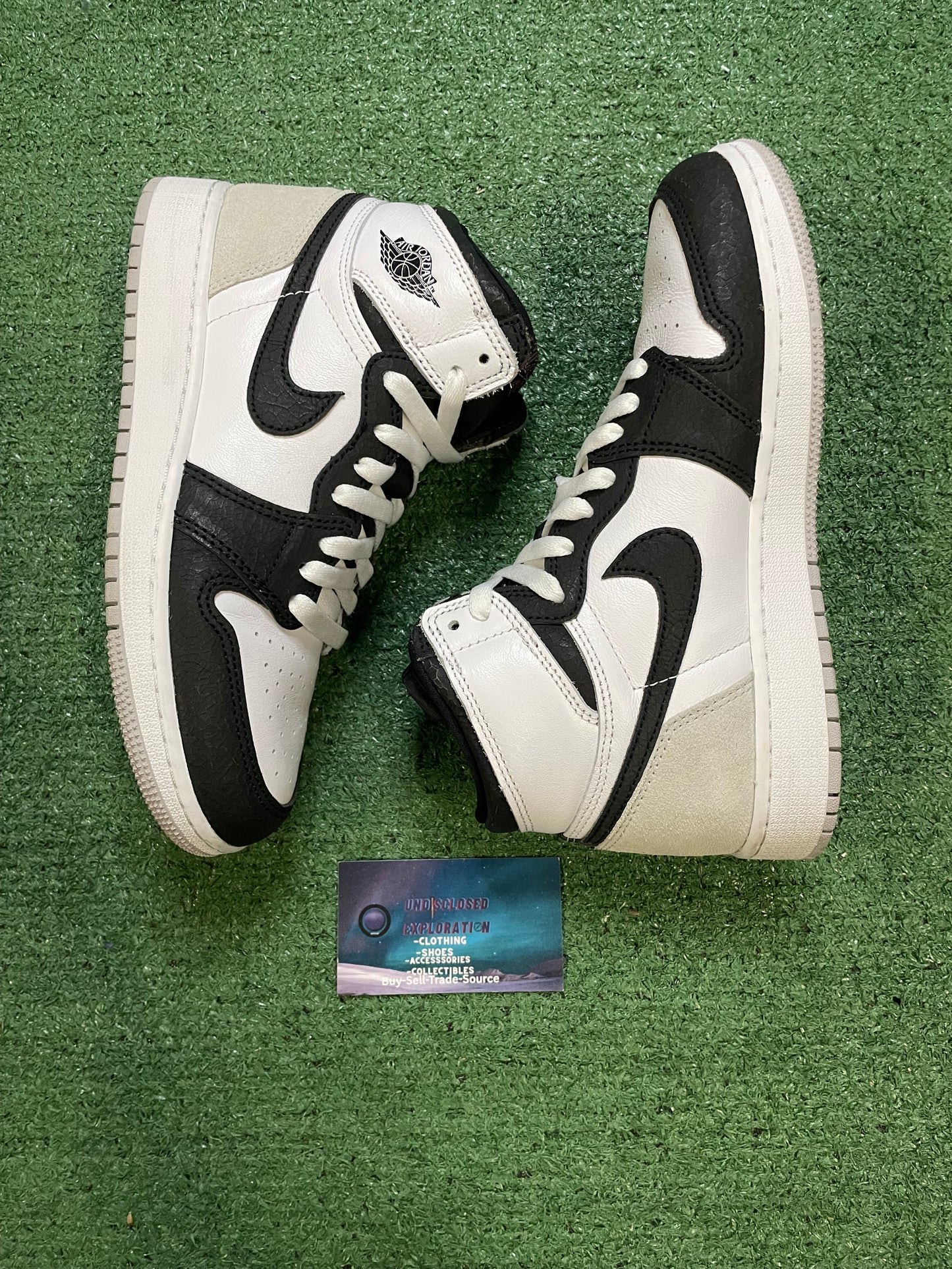 Air Jordan 1 stage haze bleached coral size 5.5youth/7women