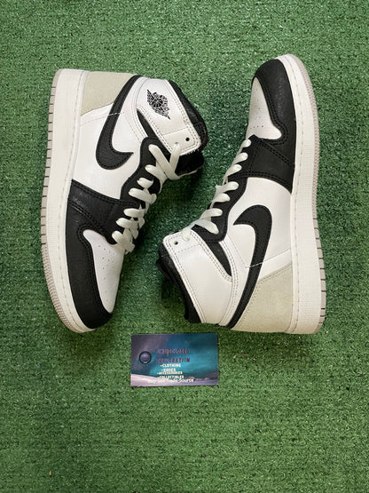 Air Jordan 1 stage haze bleached coral size 5.5youth/7women