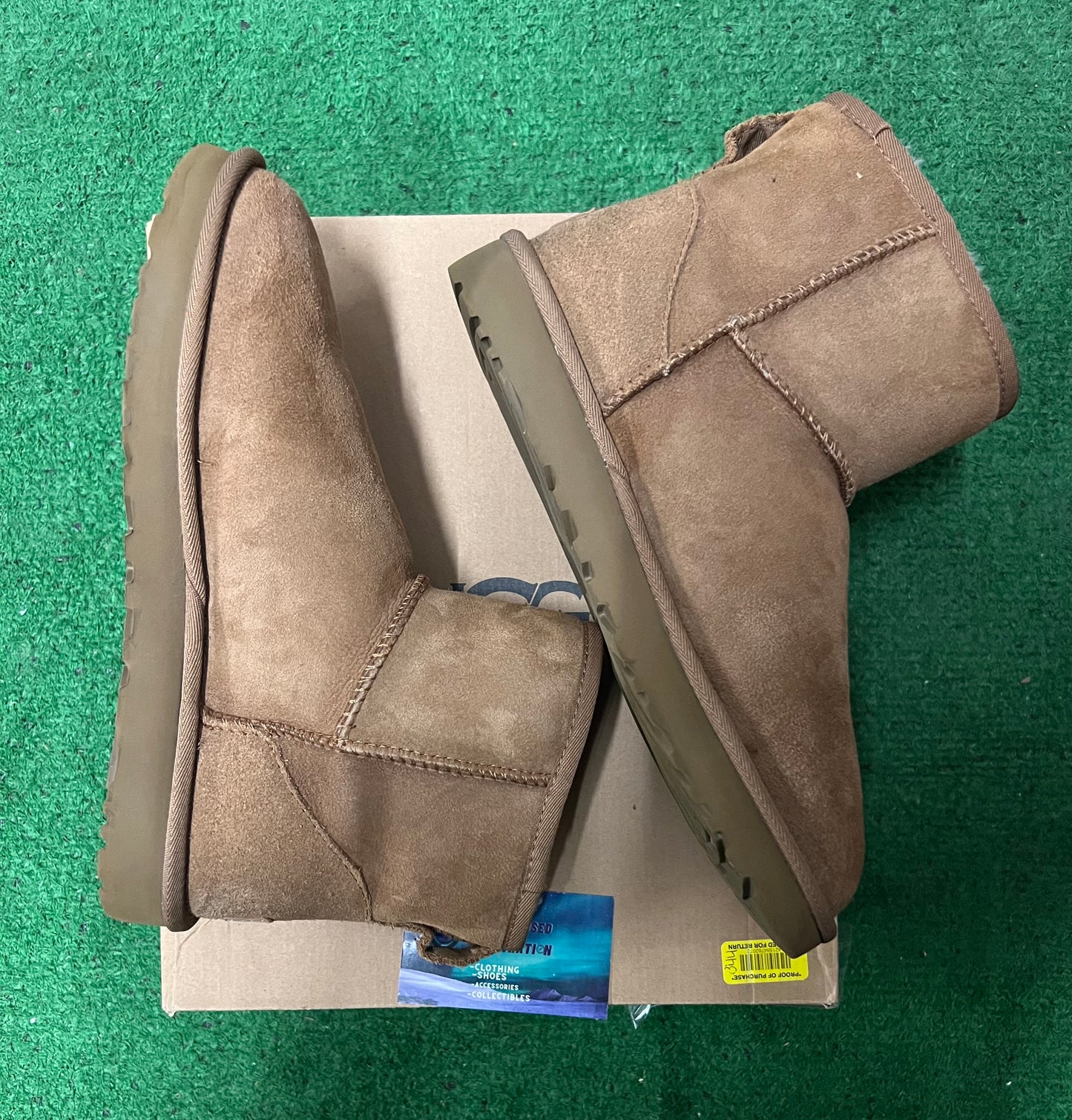 UGG Classic mini II size 7.5men/9women