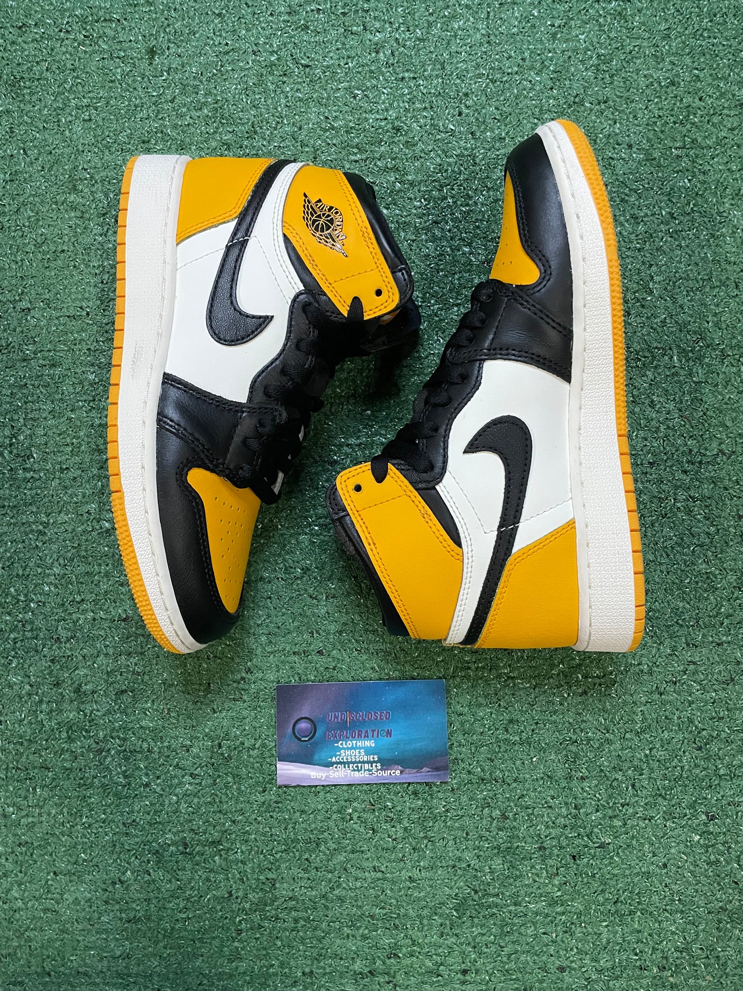 Nike Jordan 1 high yellow taxi size 4youth/5.5women