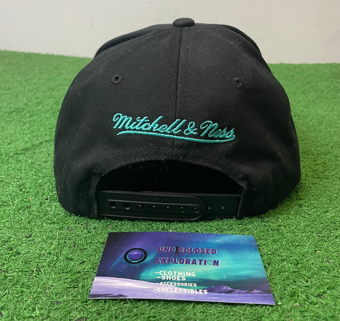 Vintage 2000s Vancouver Grizzlies black hat