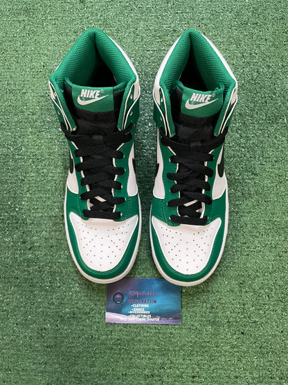 Nike dunk high Celtics size 5.5youth/7women