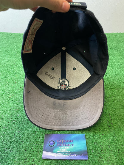 Vintage 1990s Seattle Mariners embroidered MLB hat