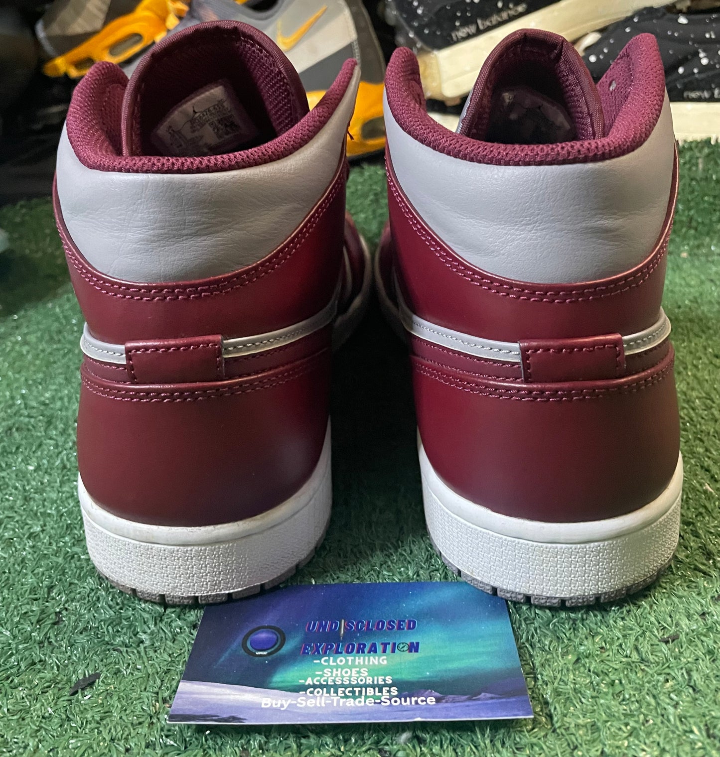 Air Jordan 1 mid cherrywood red size 11men/12.5women