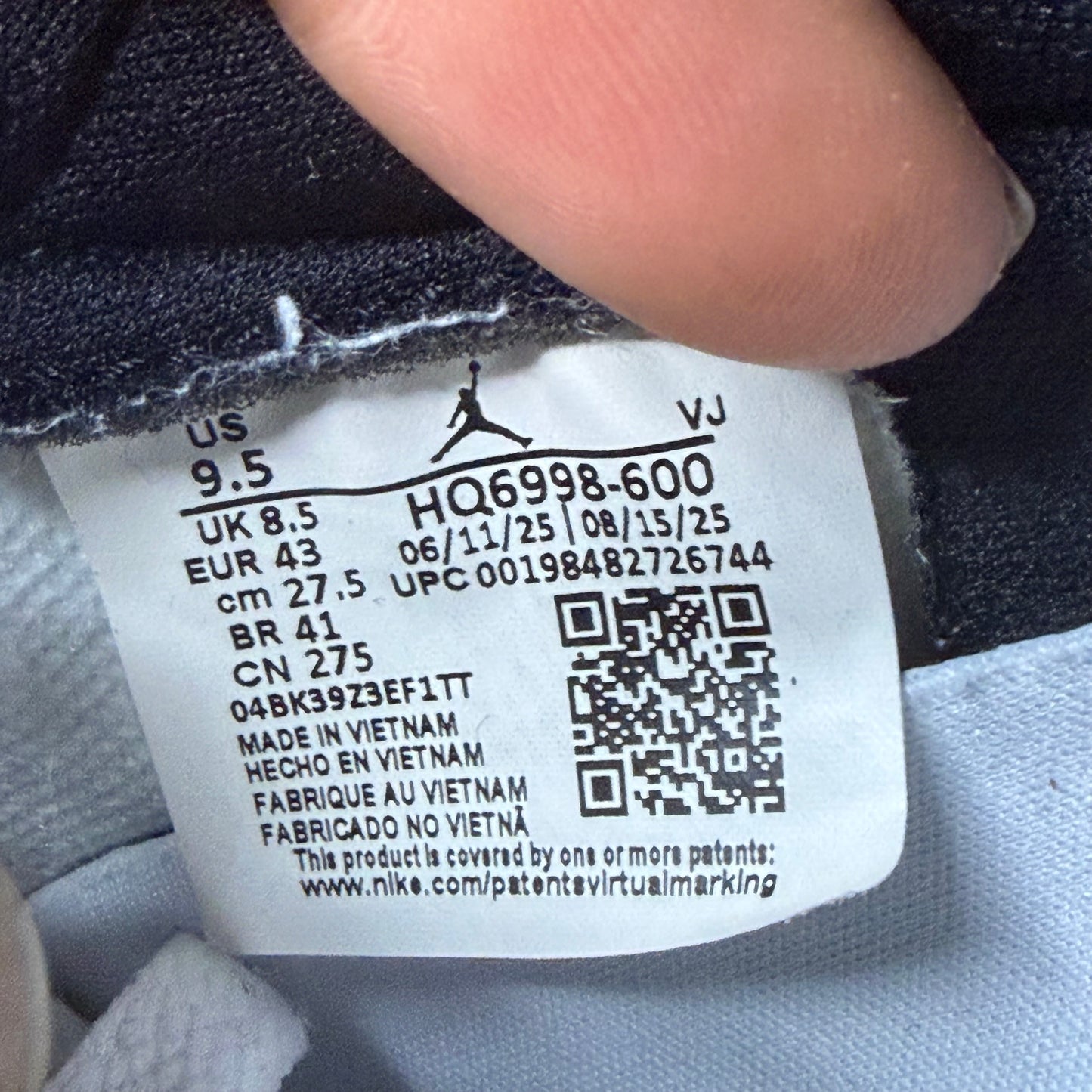 Jordan 1 Low Chicago 9.5 Men “Preowned”