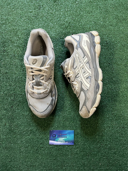ASICS gel nyc oyster grey size 9.5men/11women