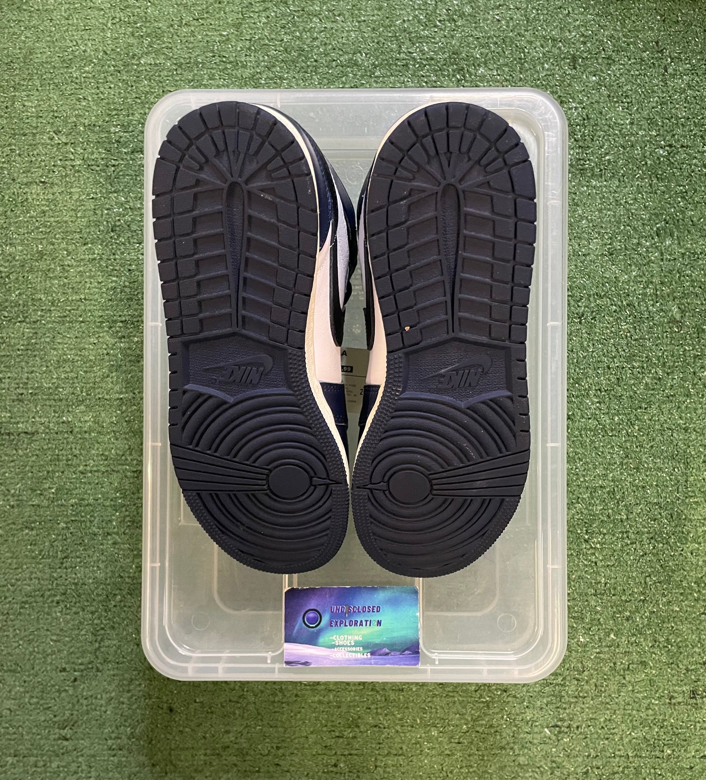 Air Jordan 1 high midnight navy size 7youth/8.5women