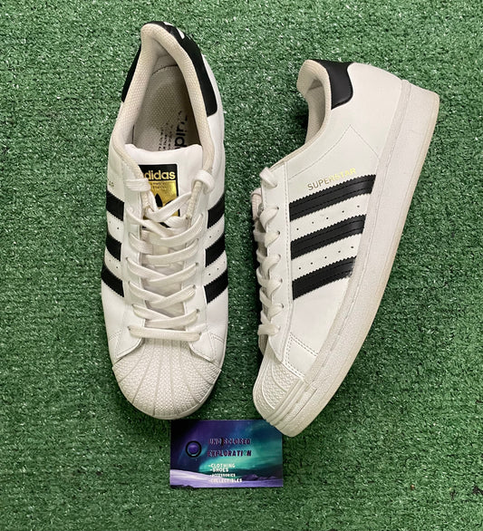 Adidas Superstar white black size 8.5men/10women