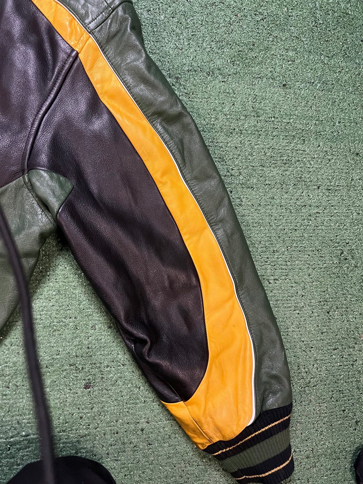 Vintage 1990s Seattle Sonics Wilson leather jacket