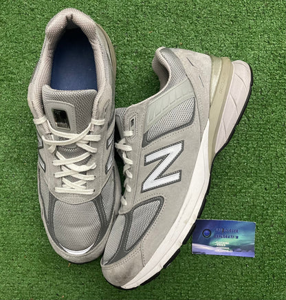 New Balance 990v5 Castlerock 13 Men/14.5 Women “Preowned”