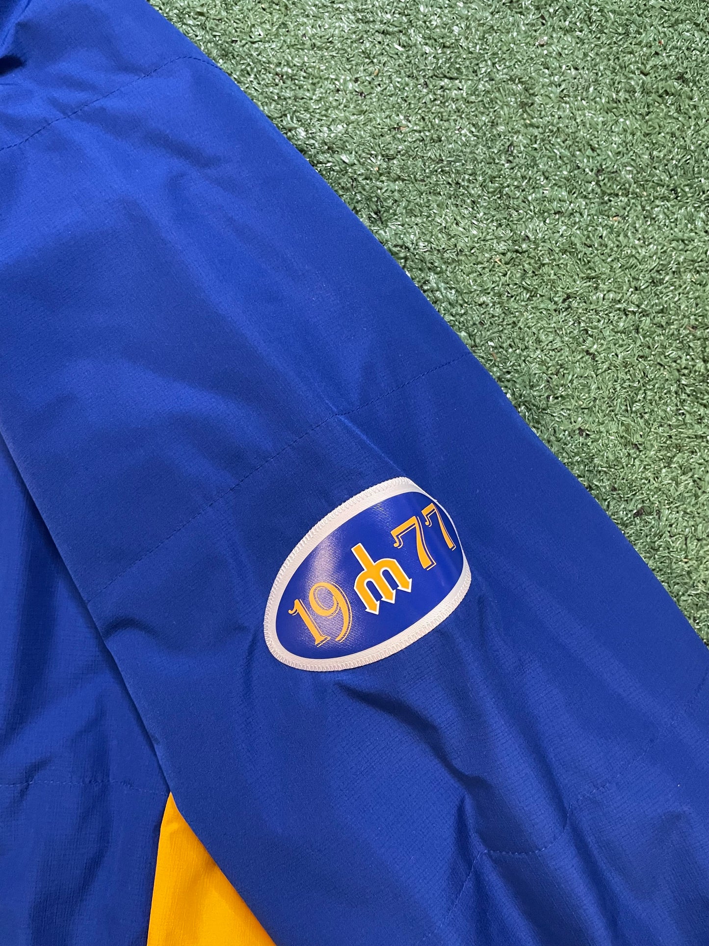 Seattle mariners blue and gold trident logo jacket