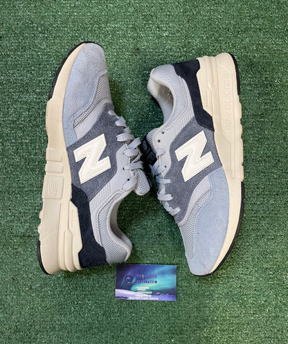 New Balance 997H Light arctic grey size 9.5men/11women