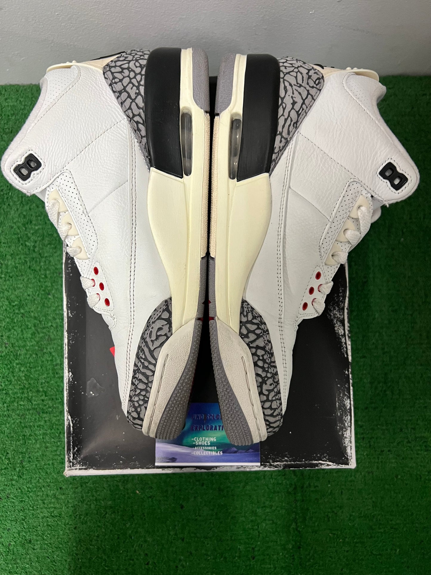 Jordan 3 white cement reimagined size 9men/10.5women