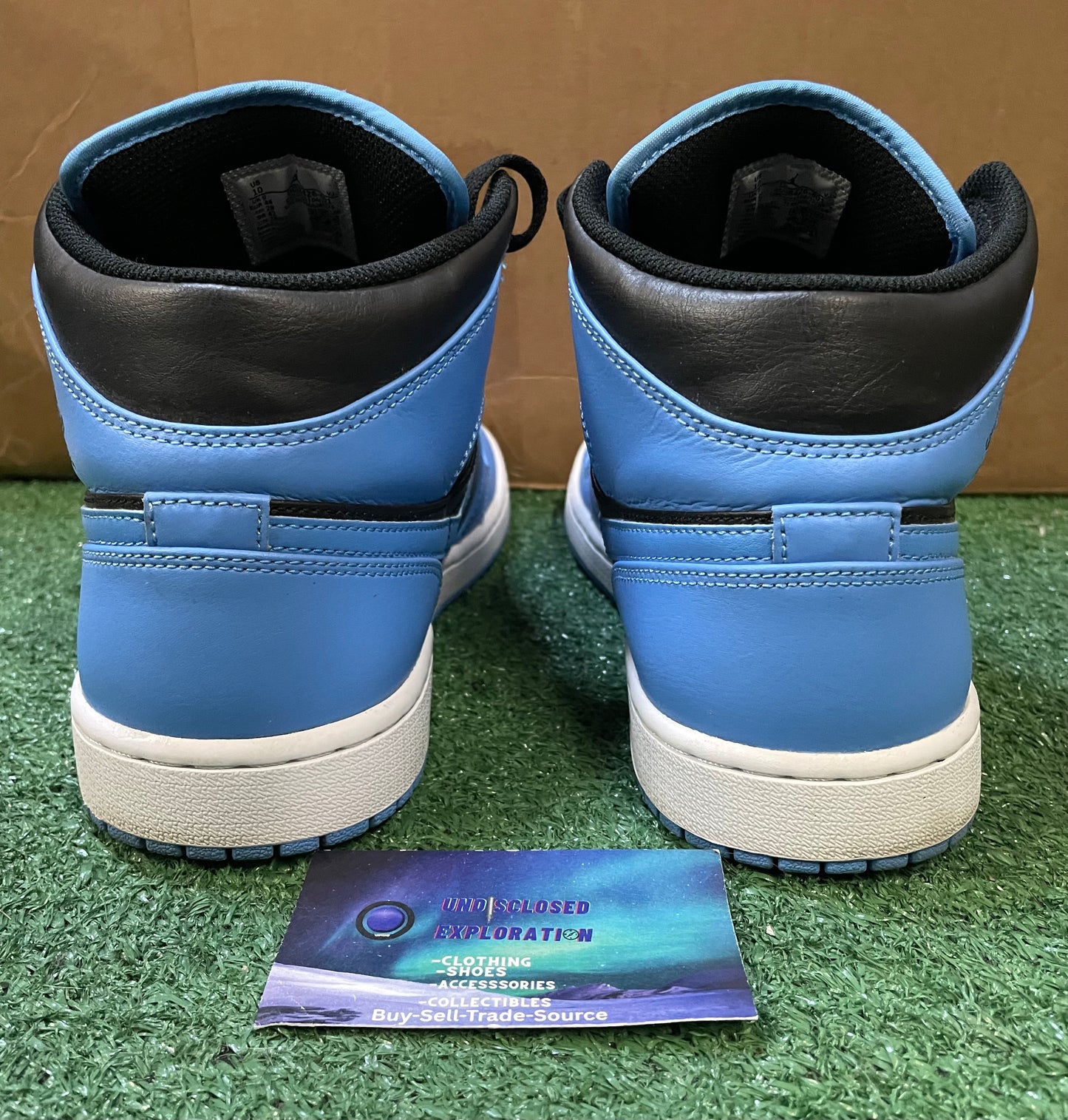 Air Jordan 1 mid university blue size 10men/11.5women