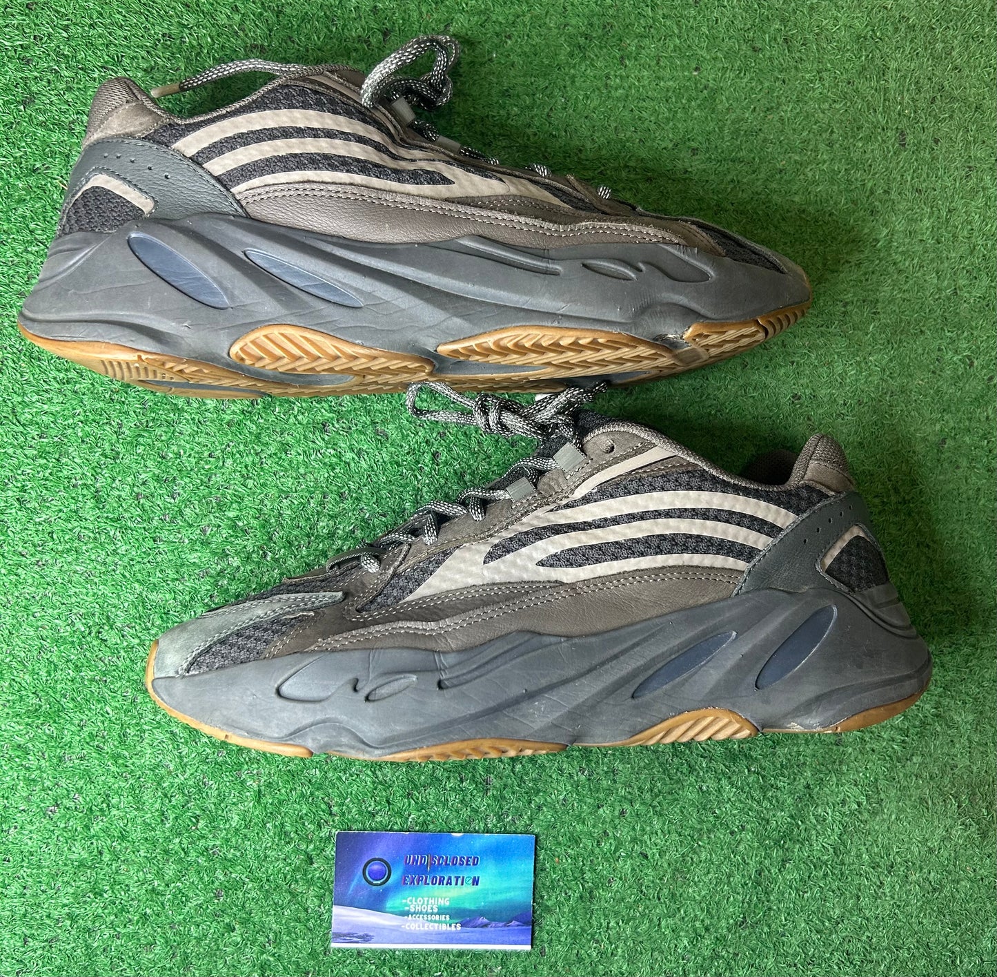 Yeezy 700 V2 Geode size 10.5men/12women