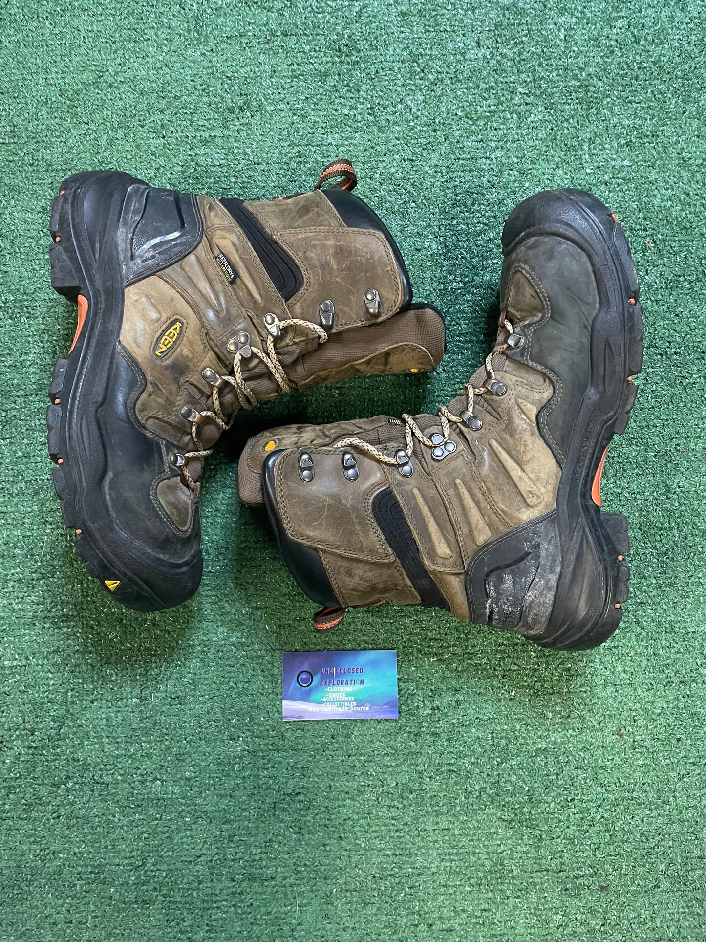 KEEN coburg 8 Utility boots size 11men/12.5women
