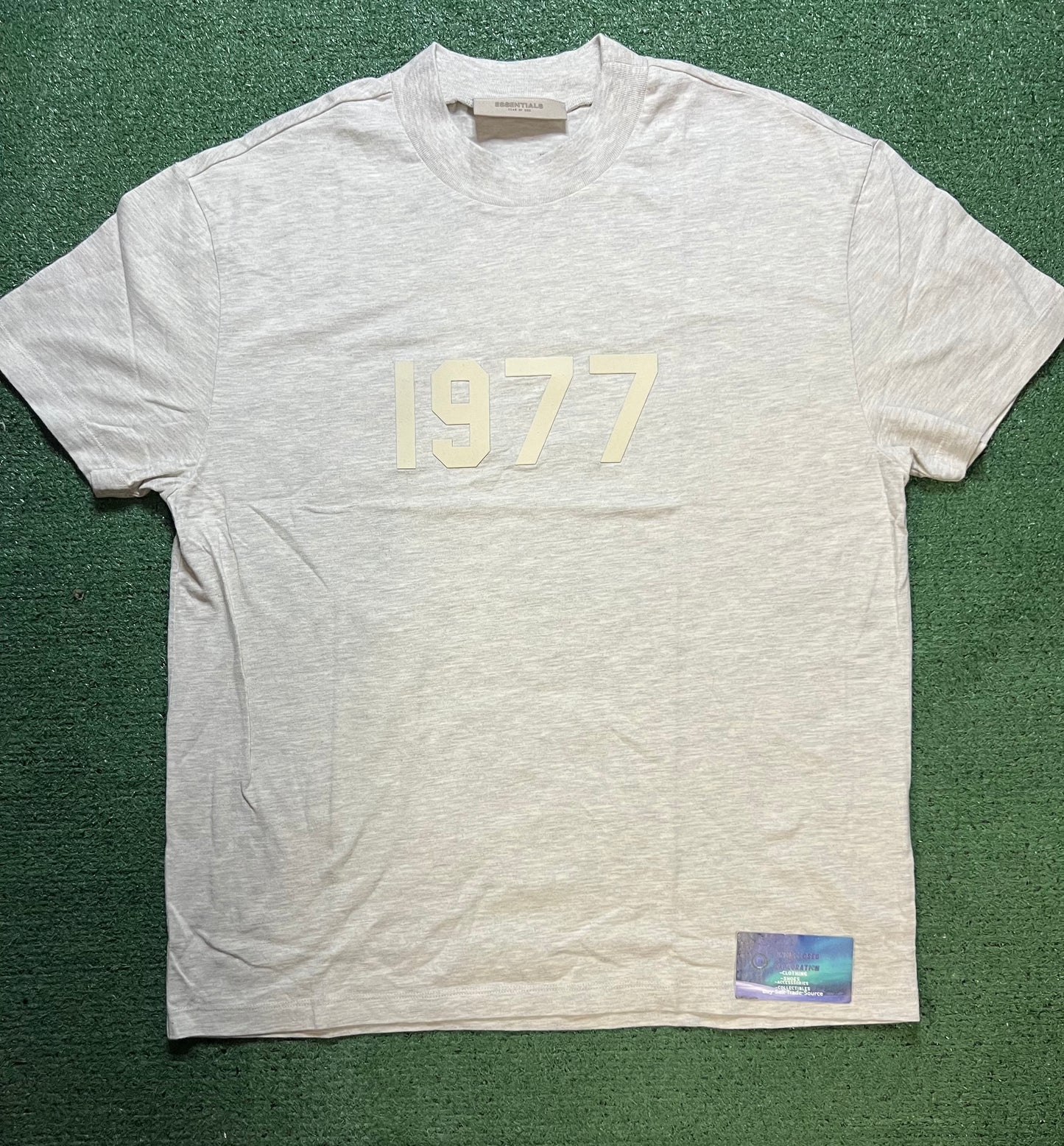 Fear of god essentials 1977 light oatmeal tee