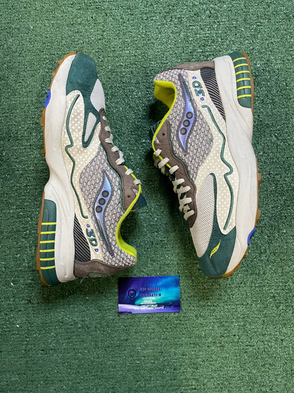 Saucony 3D hurricane grid bodega size 10men/11.5women