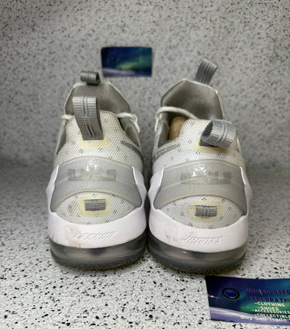 Nike LeBron 13 Low Metallic Silver 12 Men/13.5 Women “Preowned”