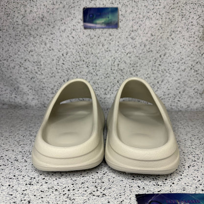 Yeezy YS-01 Cream Slide