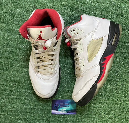 Jordan 5 fire red 2020 size 11men/12.5women