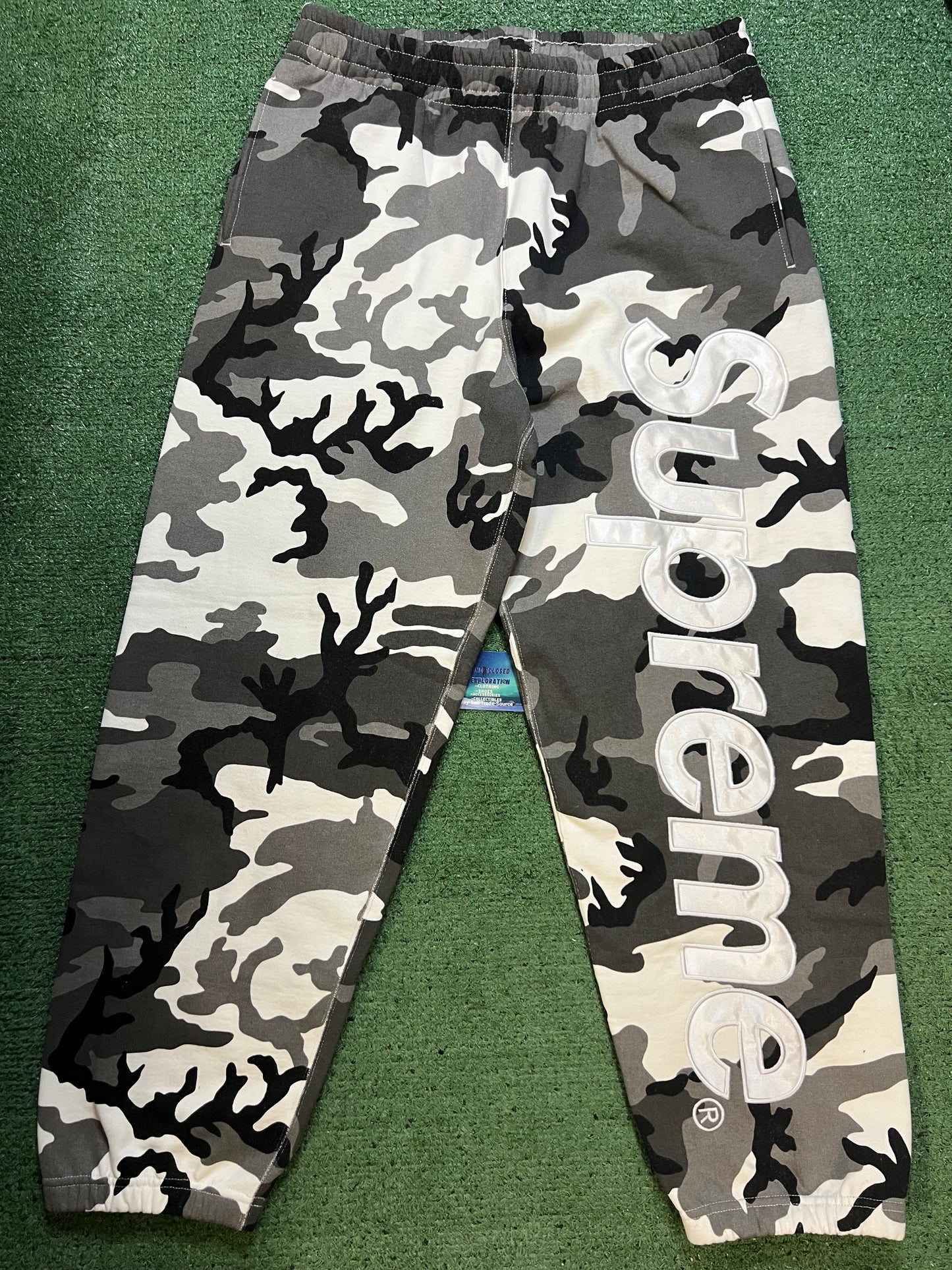 Supreme snow camo satin applique sweatpants