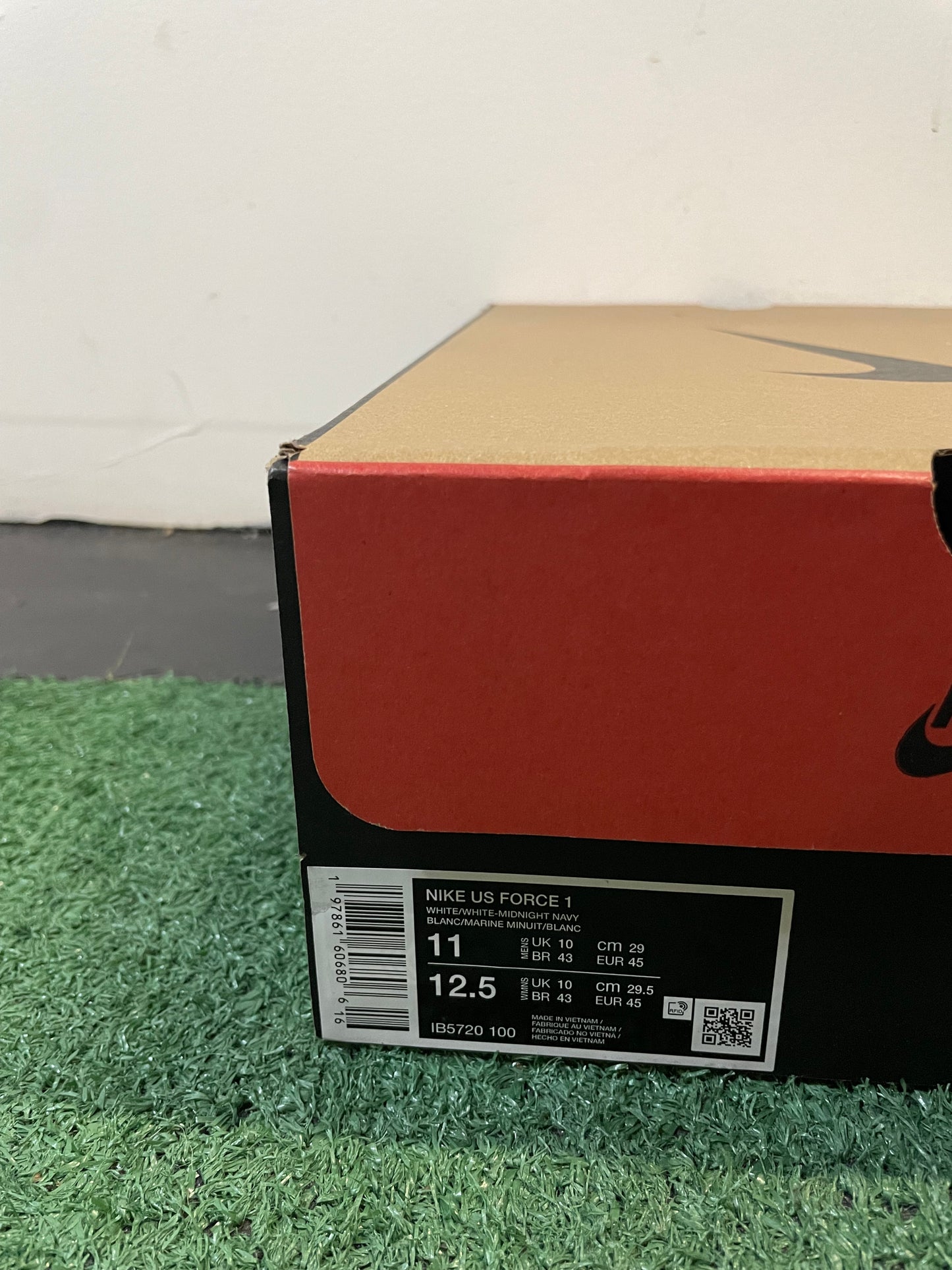 Nike Force 1 low concrete boys size 11men/12.5women