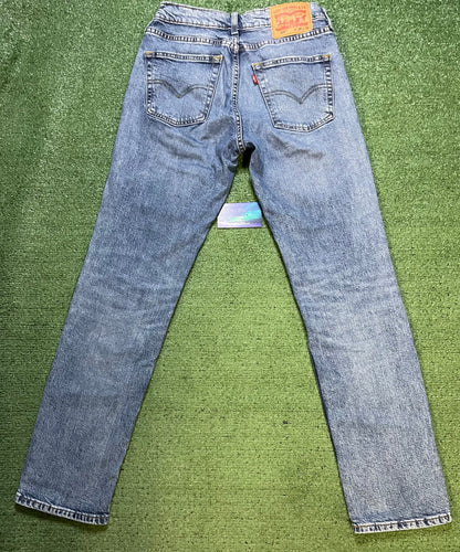 Levi’s 514 light wash denim jeans