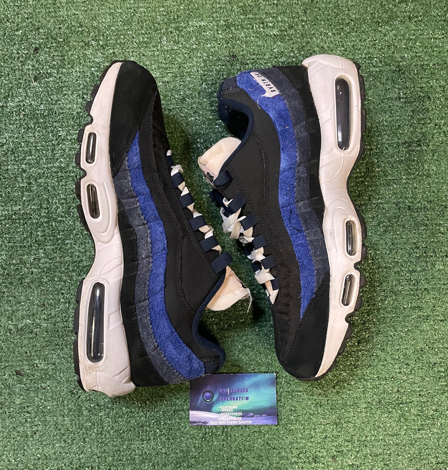 Nike air max 95 run club size 10men/11.5women