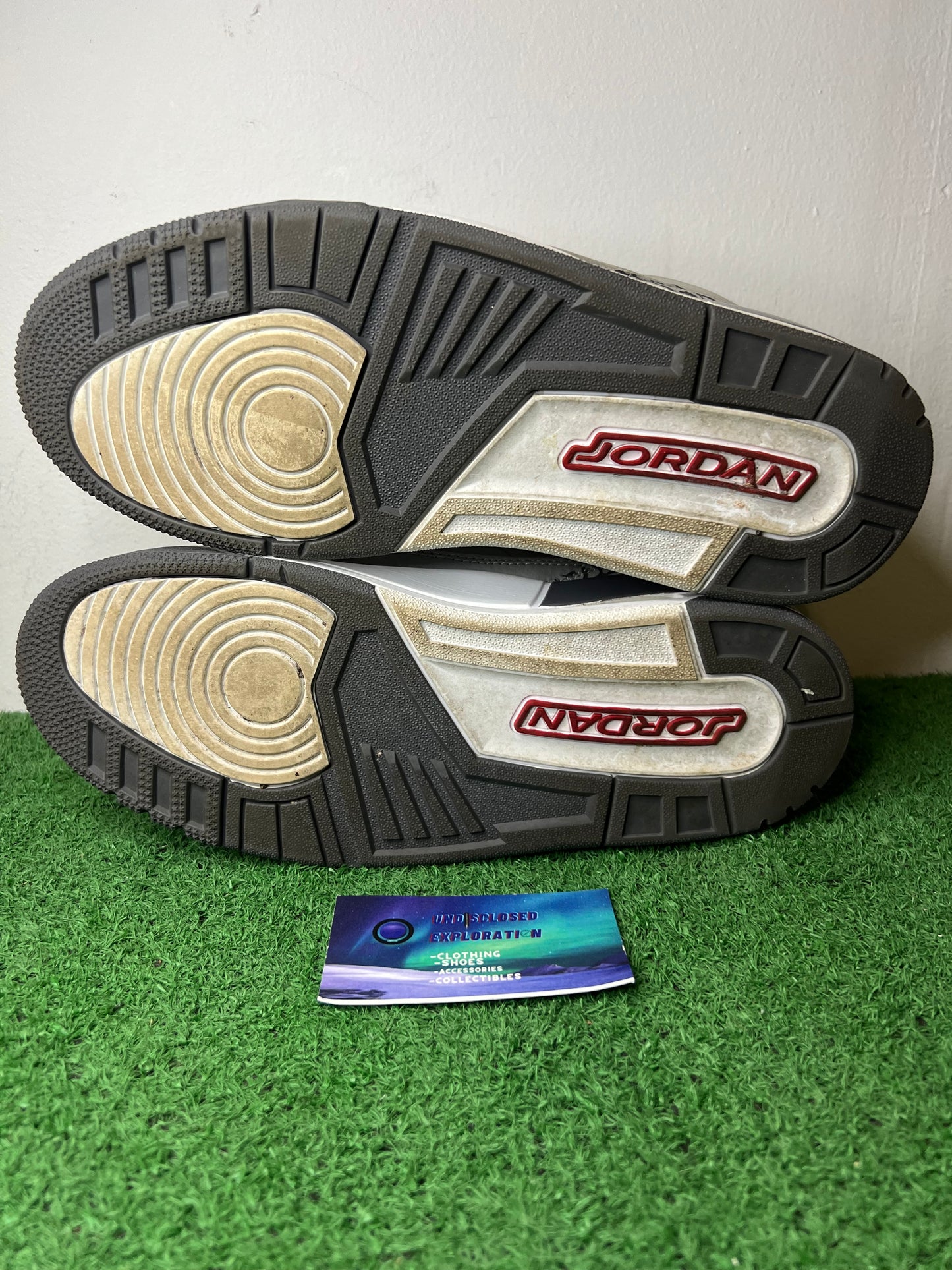 Jordan 3 cool grey size 9men/10.5women