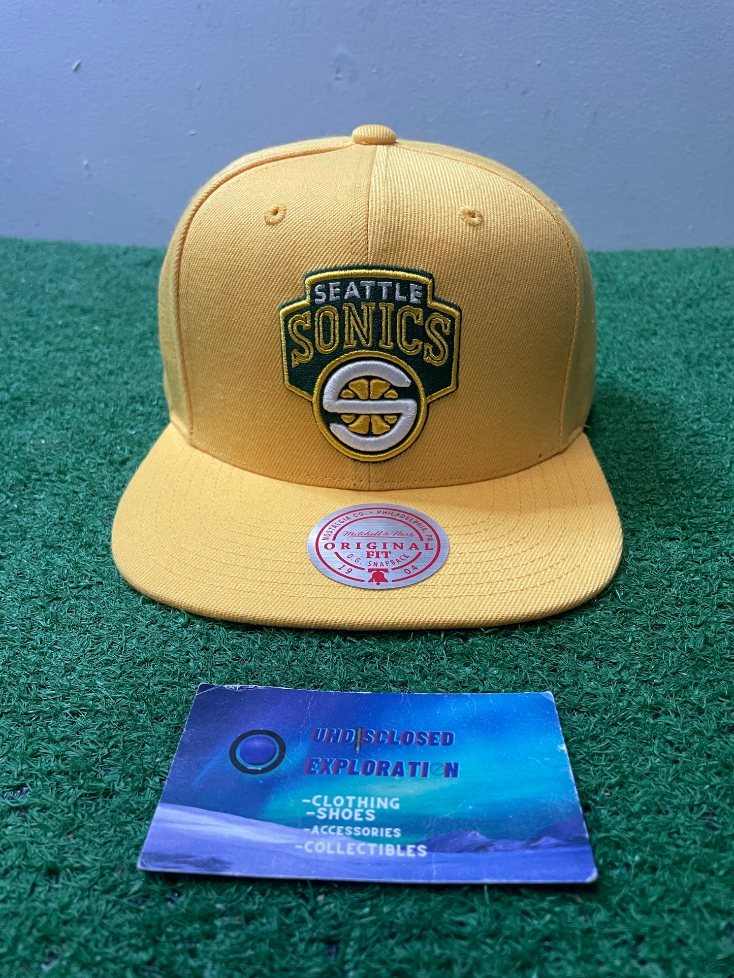 Seattle Sonics yellow and green Mitchell & Ness hat