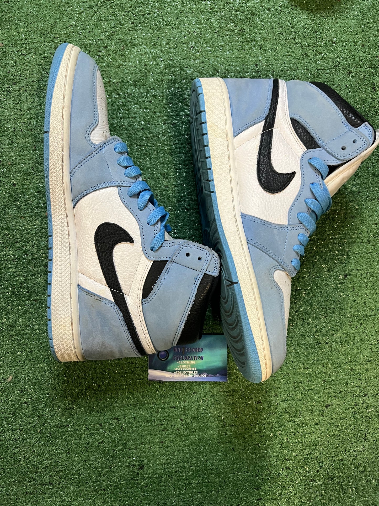 Jordan 1 high university blue size 11men/12.5women