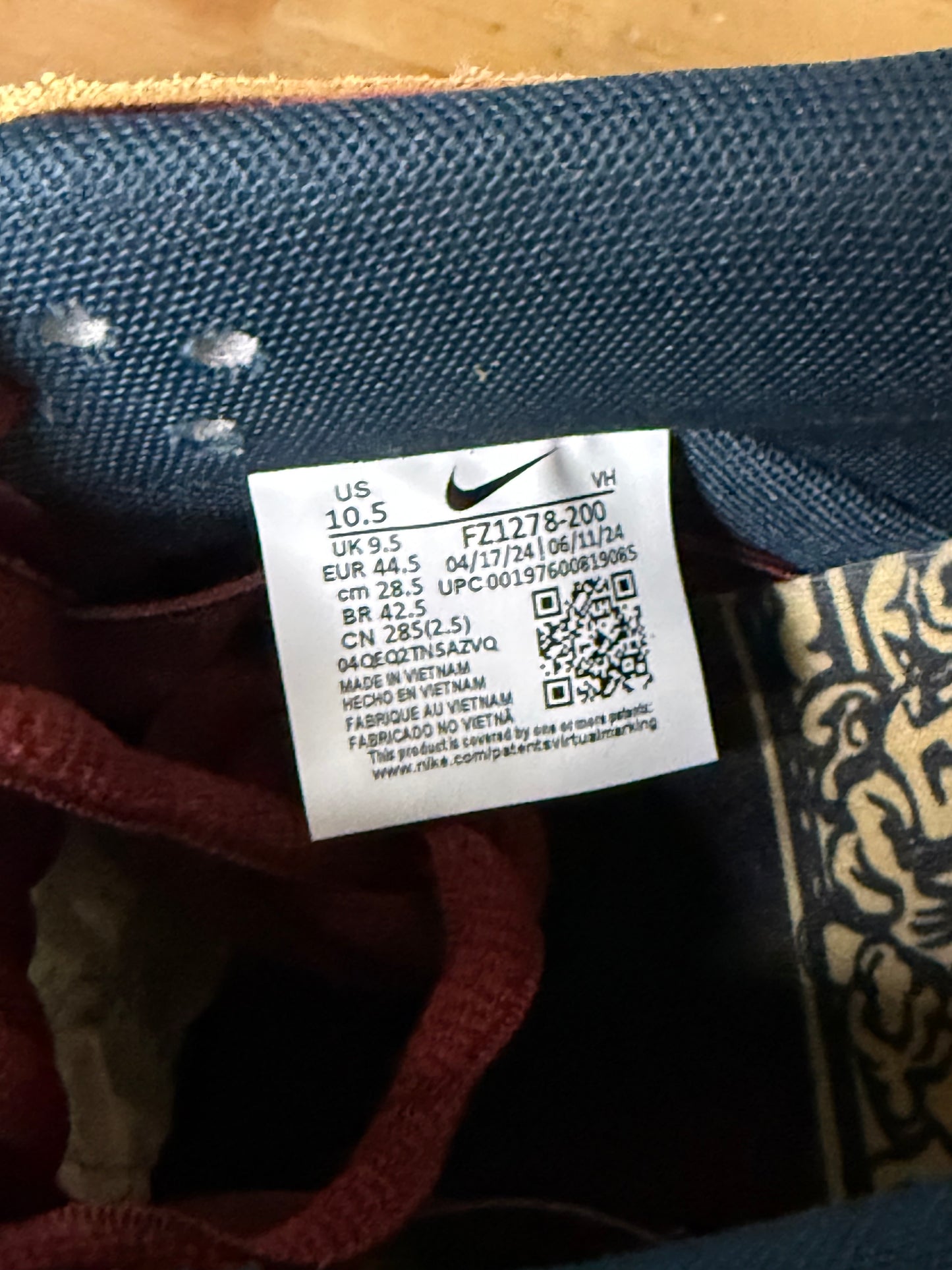 Nike Dunk SB Low City Of Cinema 10.5 Men/12 Women “Preowned”