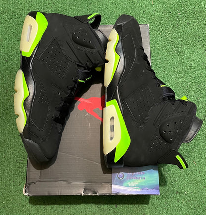 Jordan 6 electric green size 10men/11.5women