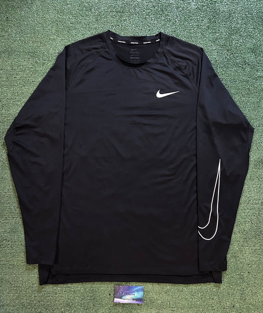 Nike pro Dri fit longsleeve black and white