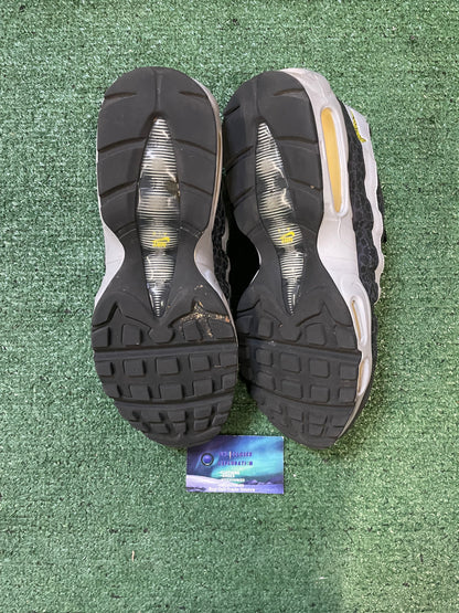Nike air max 95 reflective Amarillo size 10men/11.5women