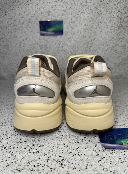 Jordan Trunner O/S Light Orewood Brown