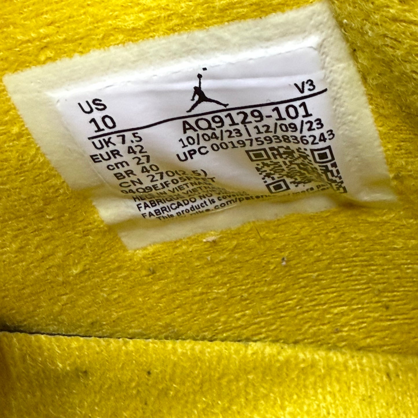 Jordan 4 Sulfur 8.5 Men “Preowned”
