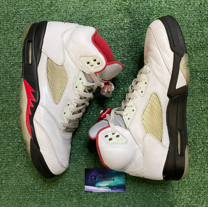 Jordan 5 fire red 2020 size 11men/12.5women