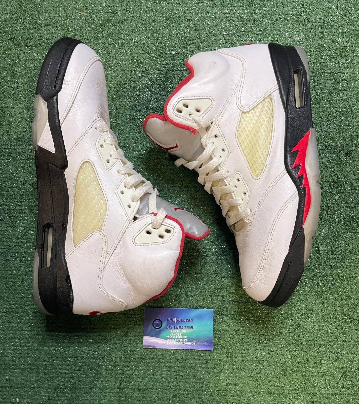 Jordan 5 fire red 2020 size 11men/12.5women