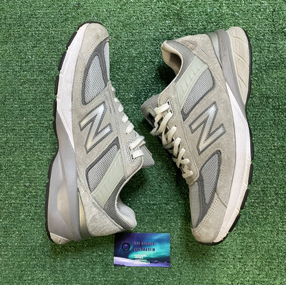 New Balance 990v5 size 11.5men/13women