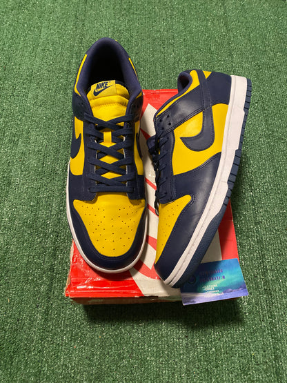 Nike dunk low Michigan size 15men/16.5women