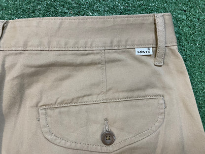 Levi beige cargo shorts