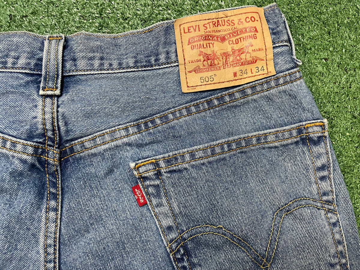 Levi 505 light wash jeans